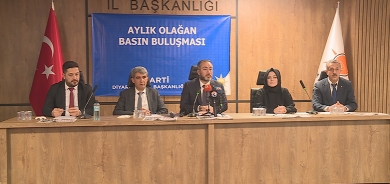 Serokê AK Partî yê Diyarbekir: Herêma Kurdistanê rewa ye, zimanê û ala wê heye