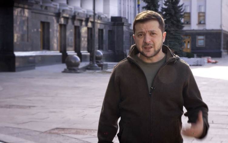 زيلينسكي يشكّك بقرار روسيا تقليص عملياتها العسكرية في أوكرانيا