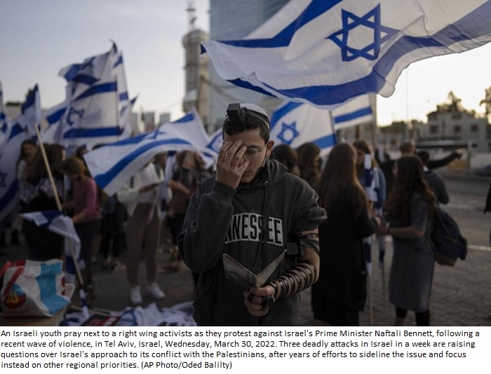 Israel raids West Bank, 2 Palestinians killed in gun battle