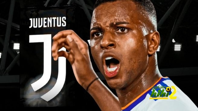 خانمه‌ پیره‌كه‌ چاوی له‌ سه‌ر ریال مه‌دریده‌