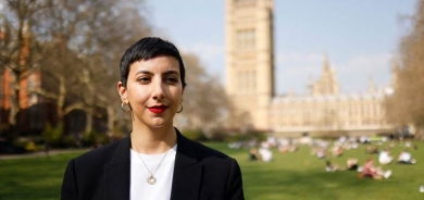 فتاة كوردية ضحية لزواج القاصرات باشرت حملة ببريطانيا لتعديل القانون وتحتفل بإقراره