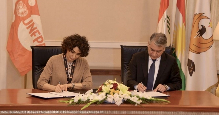 لدعم المرأة والشباب .. مذكرة تفاهم بين دائرة الإعلام والمعلومات وصندوق الأمم المتحدة للسكان