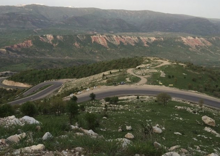 مسرور بارزاني يوجه بصيانة وتعبيد طريق جبل سفين