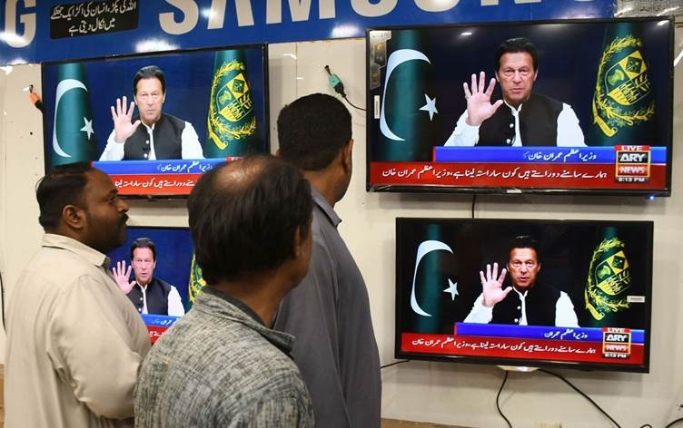 Li Pakistanê hikûmeta Îmran Xan hat hilweşandin