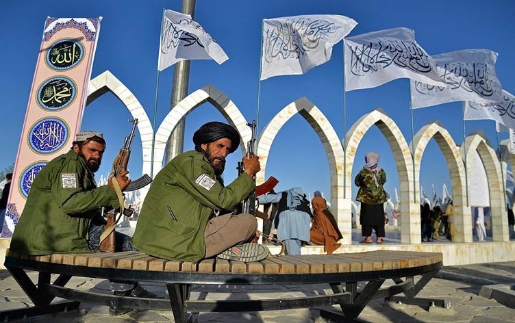 Talibanê bandoreke giran li jiyana jinên Efxanistanê kiriye