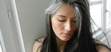 أي دور يلعبه نظامنا الغذائي في تأخير ظهور الشعر الأبيض؟