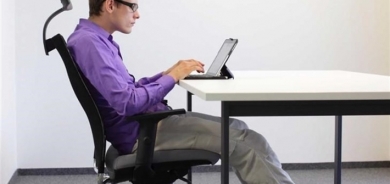 تحذير.. وضعية الجلوس هذه تزيد من خطر إصابتك بالسرطان