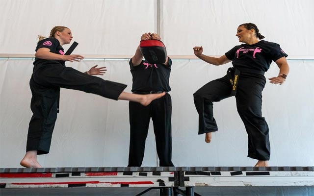 ژمارەی پێوانەیی بۆ خێرایی قاچەكانی كچێك