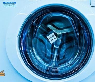 چاودێرێكی منداڵان بەتۆمەتی فڕێدانی منداڵێکی تەمەن 4 ساڵ بۆ ناو وشککەرەوەیەک دەستگیرکرا