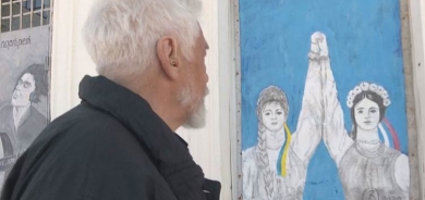 Şêwekarekî Rûs bi tabloyên xwe daxwaza rawestandina şer dike