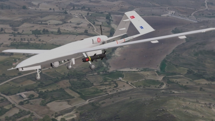 وقوع إصابات في حصيلة أولية .. مسيرة تركية تستهدف مبنى لـ (قسد) في قامشلو