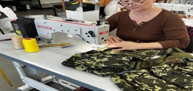 لە جلی نمایشەوە بۆ جلی سەربازی