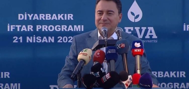 Ji Babacan li Amedê peyama 'welatîbûna wekhev'