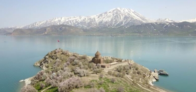 Li girava Axtamarê pêşbirka wêneyên kulîlkên behîvan tê lidarxistin