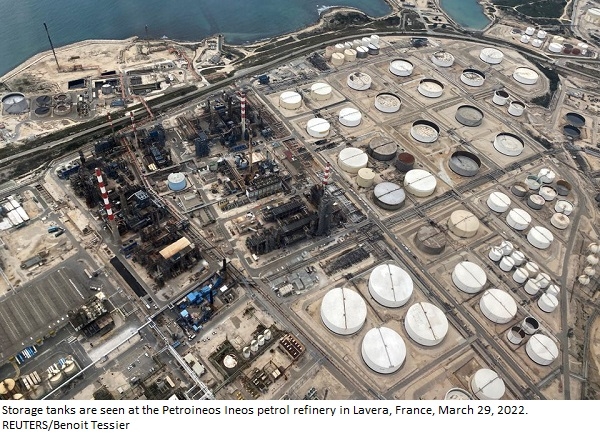 Oil falls on demand concerns as China's Beijing expands COVID-19 testing