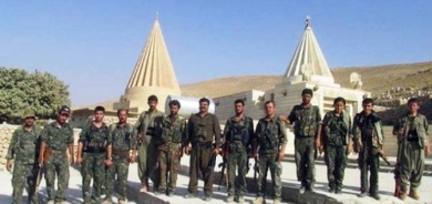 Fermandeyekî Pêşmerge li Şingalê: PKK terorîstên DAIŞê çekdar dike û tevlî şer dike