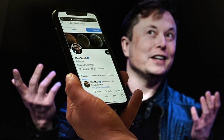 Elon Musk derbarê Twitterê de gefan dike