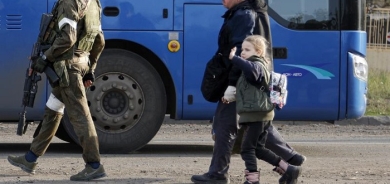 Evacuation efforts go on at sprawling Ukrainian steel mill