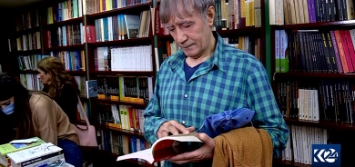 Li Stenbolê metirsiya girtina kitêbxaneyeke Kurdî heye