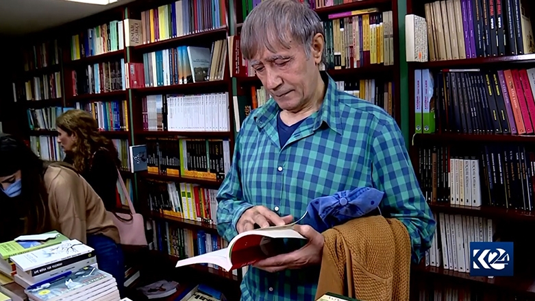 Li Stenbolê metirsiya girtina kitêbxaneyeke Kurdî heye