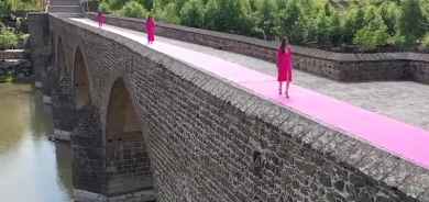 Li cihên dîrokî yên Amedê nimayişa cilûbergan