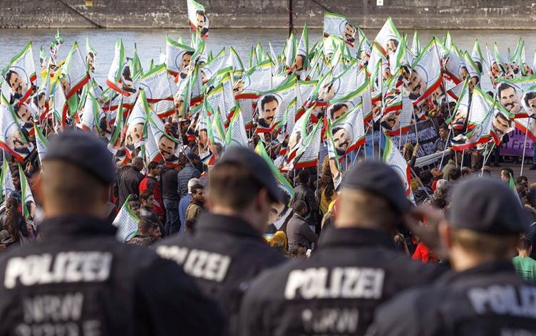 Almanyayê daxwaza rakirina qedexeya li ser PKKê red kir