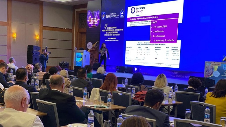 Zanîngehên Duhok û Îstînye li Stenbolê konferaseke bijîşkî pêk anîn