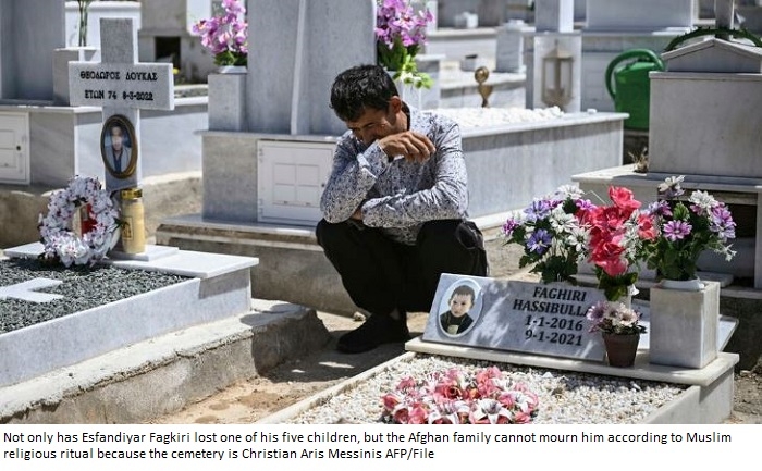 Muslim refugees in Athens seek own cemetery