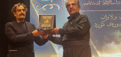 صدحت أغانيه لـ50 عاماً.. ثقافة كوردستان تكرّم شهرام ناظري لخدمته القضية القومية