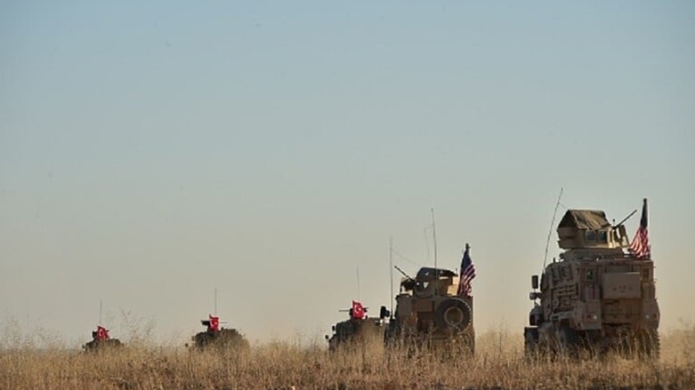 Hêzeke Amerîkî derbasî baregeheke Tirkiyê li Ezazê bû