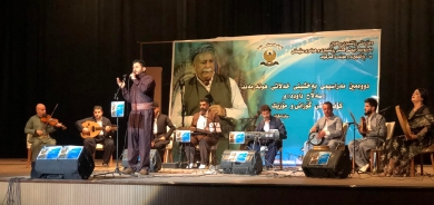 منح جائزة صلاح داودة لزميل عمره فائق