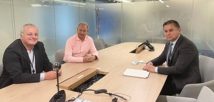 مسؤول ممثلية حكومة إقليم كوردستان يزور البرلمان الأوروبي