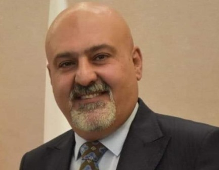 اصابة وكيل وزارة الصحة بحادث سير