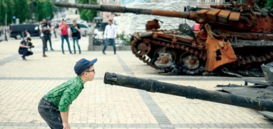 بايدن يوقع قانون «تمويل أوكرانيا»... وروسيا تحظر دخوله