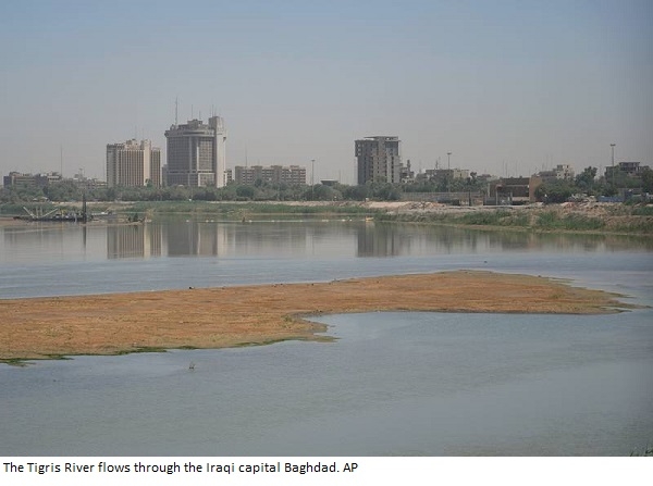 Iraq: civilians trapped in rubble after Baghdad restaurant collapse