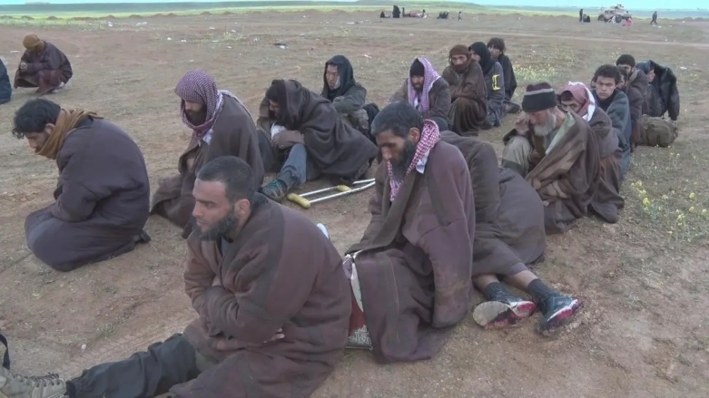 العراق يتسلم 50 عنصرا من داعش اعتقلتهم قوات سوريا الديمقراطية