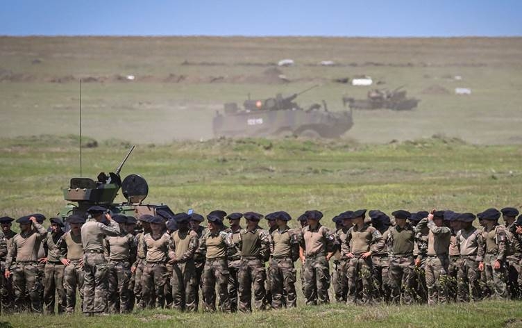 NATO xwe ji bo egera 'şerekî demdirêj' amade dike