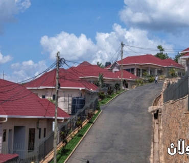 یەکەم گروپی  پەناخوازانی نایاسایی لە بەریتانیاوە دەگوازرێنەوە بۆ ڕواندا