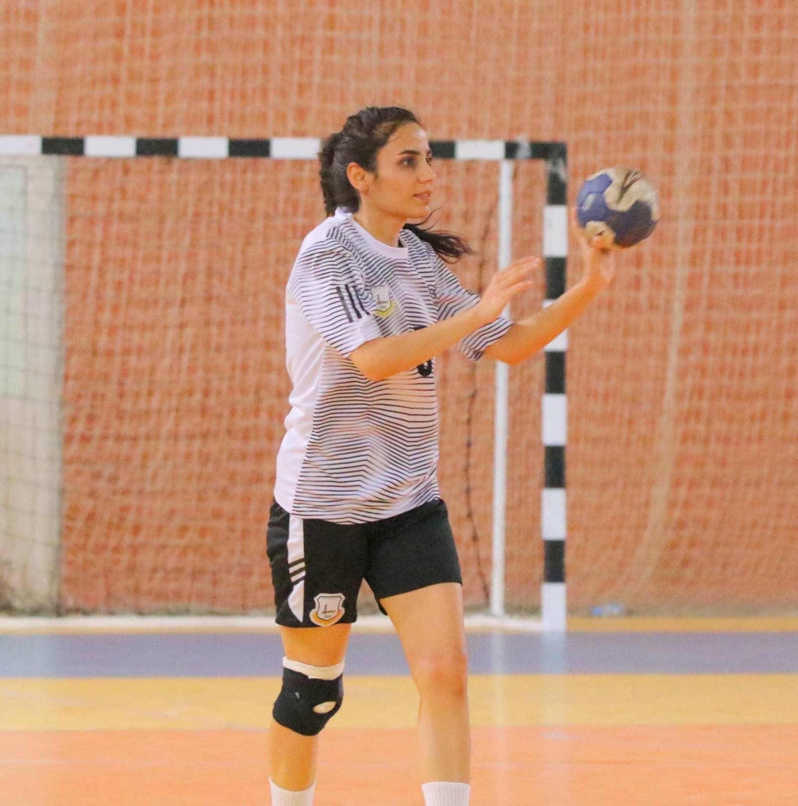 له‌ ئێستادا كچان هیچ ئاماده‌ییه‌كى وایان تێدا نییه‌ بێنه‌ نێو وه‌رزش