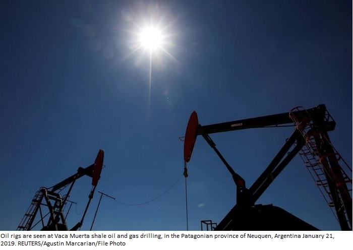 Oil falls on Beijing's COVID-19 warning, inflation worries