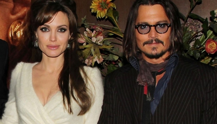 حذرته من آمبر هيرد .. جوني ديب يتجاهل أنجلينا جولي افتراضياً