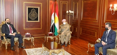 سەرۆک بارزانی پێشوازی لە شێخ نەهرۆ محەمەد کەسنەزانی دەکات