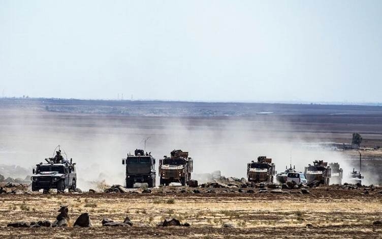 Li navçeyeke Rojavayê Kurdistanê tevgera leşkerên Tirkiyê û Rûsyayê