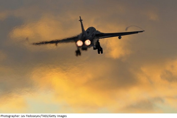 Iran fighter jet crashes after engine fails, pilots survive