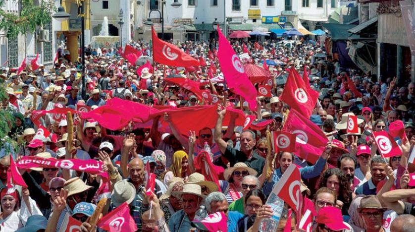 اتساع المظاهرات ضد استفتاء الدستور في تونس