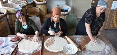 Li Geverê jin xwarinên Kurdî çêdikin û difroşin