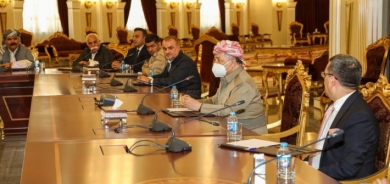 الرئيس بارزاني يستقبل وفداً من الكتاب والاكاديميين والمثقفين من شرق كوردستان