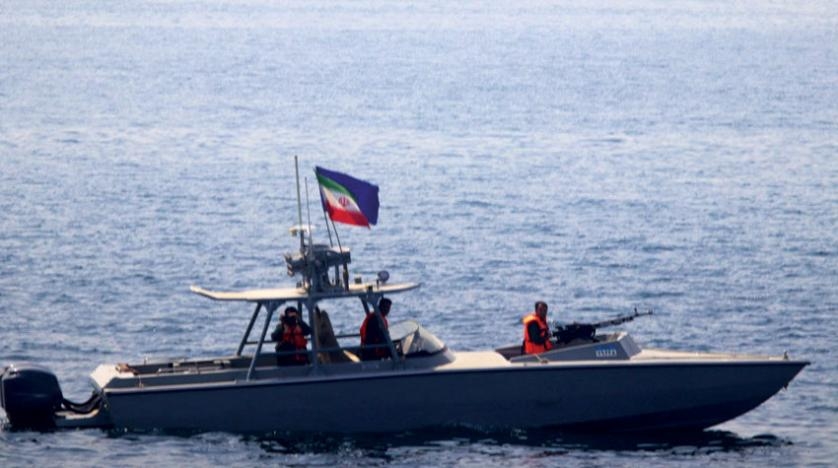 «احتكاك» بين أميركا وإيران في مضيق هرمز