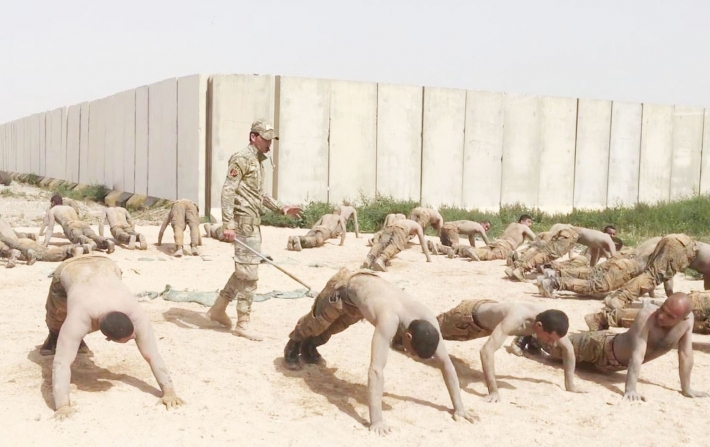 خبير عسكري: قانون التجنيد الإلزامي يحتاج إلى تعديلات.. هناك صعوبات في تطبيقه