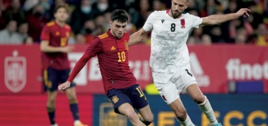 من الشاطئ إلى برشلونة... أسلوب بيدري الهادئ يبهر جماهير إسبانيا